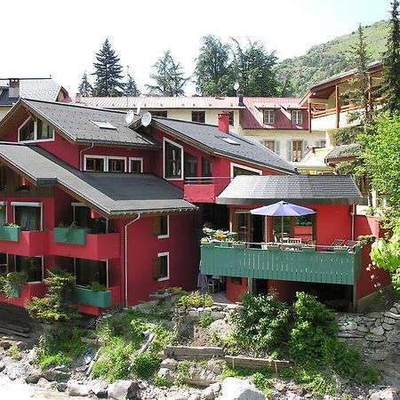 Les Nereides Studios Et Appartements Brides Les Bains Екстериор снимка