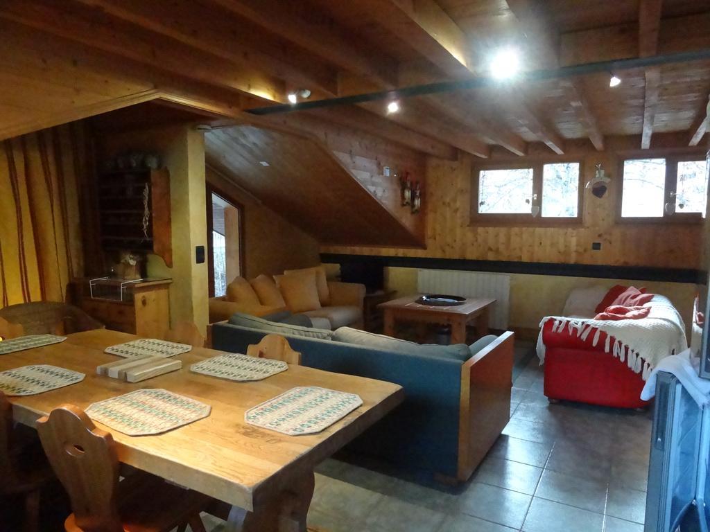 Les Nereides Studios Et Appartements Brides Les Bains Екстериор снимка