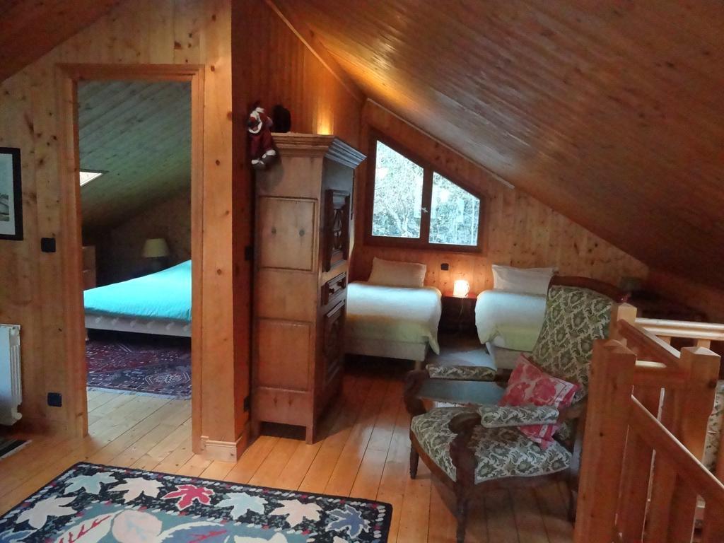 Les Nereides Studios Et Appartements Brides Les Bains Екстериор снимка